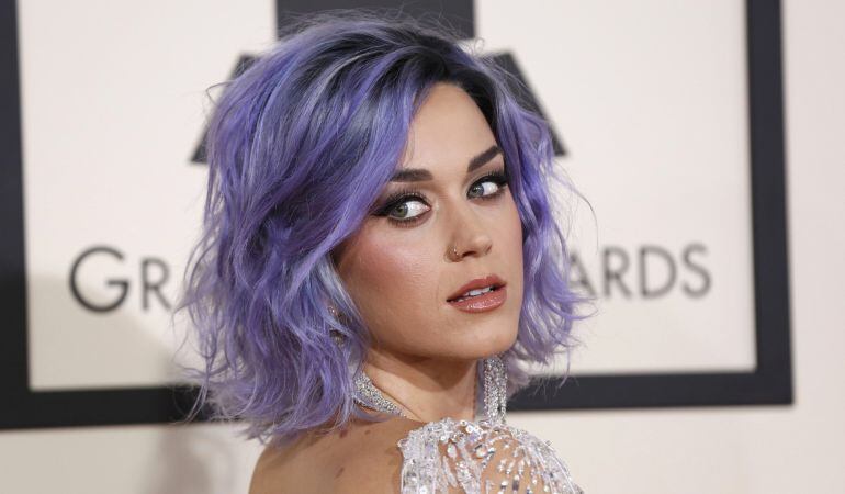 Singer Katy Perry arrives at the 57th annual Grammy Awards in Los Angeles, California February 8, 2015.   REUTERS/Mario Anzuoni (UNITED STATES  - Tags: ENTERTAINMENT)   (GRAMMYS-ARRIVALS)
