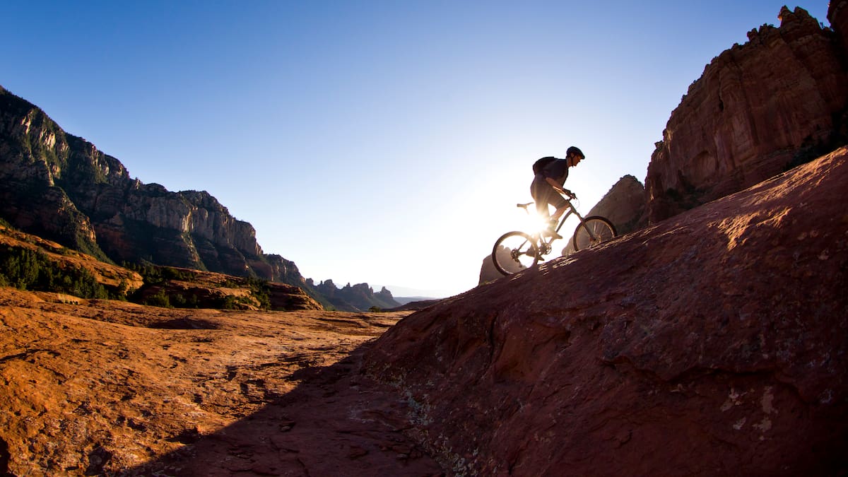 "Es la cosa que más miedo me da": la confesión de un aventurero que está dando la vuelta al mundo en bicicleta