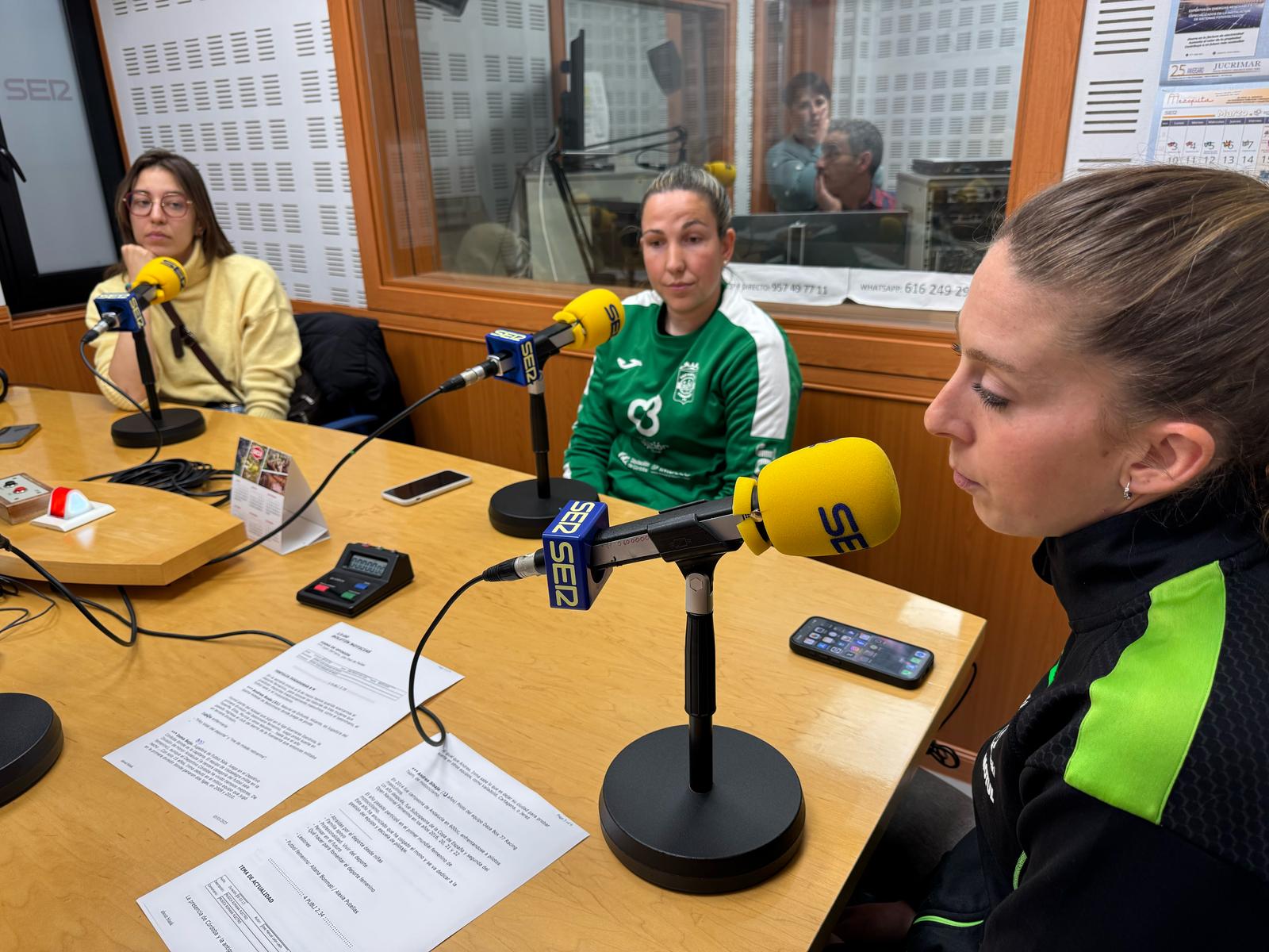 Andrea Roda, Inma Sojo y Andrea Sibaja hablan de las dificultades del deporte femenino en Hoy por Hoy Córdoba