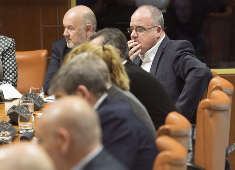 Joseba Egibar durante la reunión extraordinaria de la Diputación Permanente del Parlamento vasco