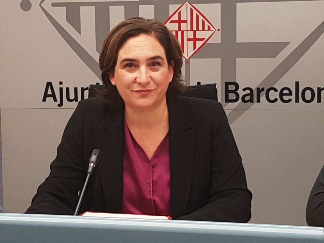 La alcaldesa de Barcelona, Ada Colau, en rueda de prensa