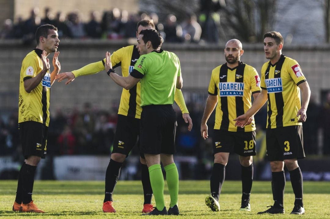 El Portugalete aclara que su jugador está &quot;bien y sin ningún síntoma&quot;