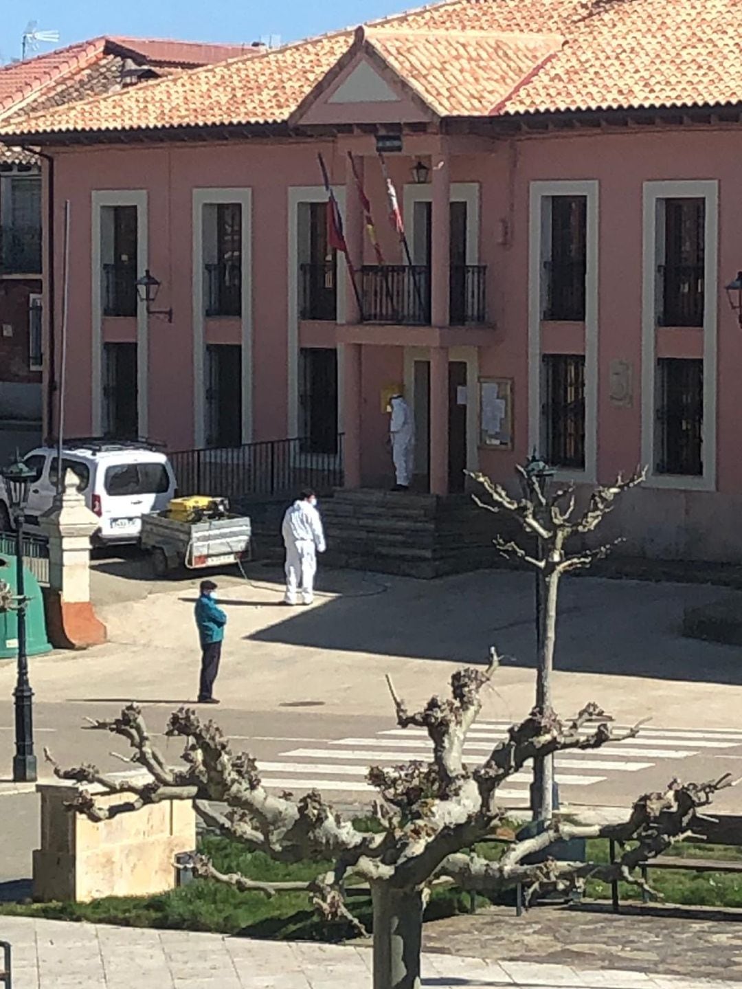 Las tareas de desinfección en la provincia en las que se implica la Diputación de Palencia, se multiplican