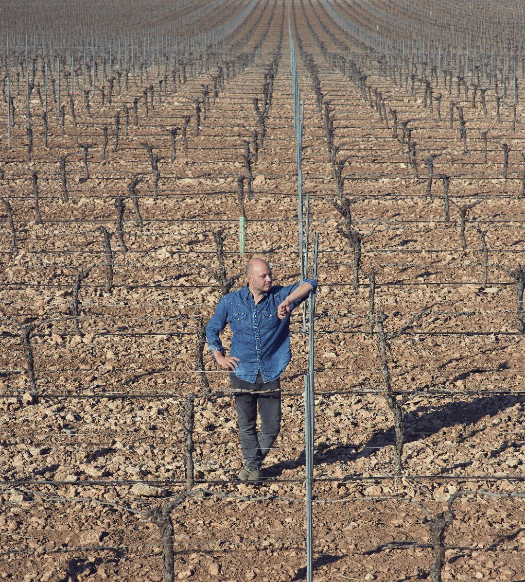 Elías López, el enólogo tomellosero que desarrolla su trabajo entre La Mancha y La Patagonía