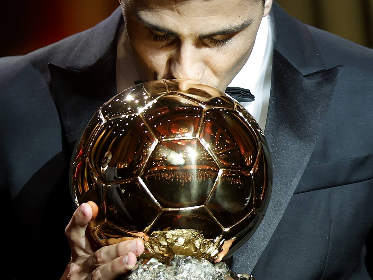 "La educación que le han dado sus padres ha sido vital": el primer entrenador de Rodri Hernández destaca el papel de su entorno para forjar un Balón de Oro