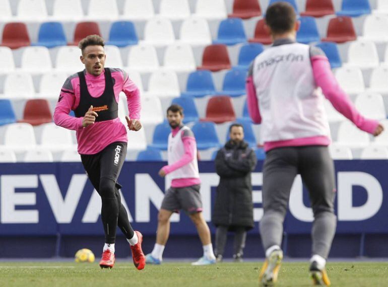 Roger entra en la convocatoria