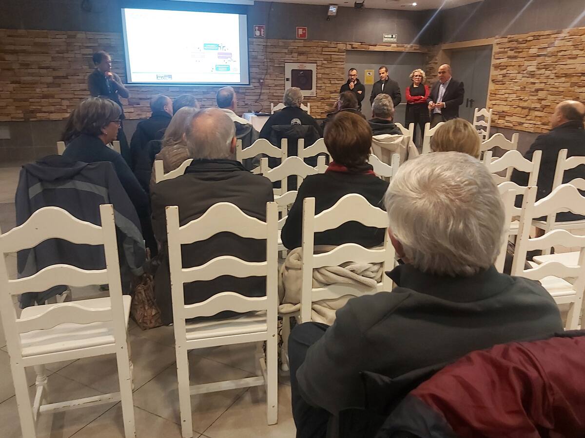 La Plataforma Cívica Somos Alcoy se presenta en una jornada de análisis de la situación de la ciudad