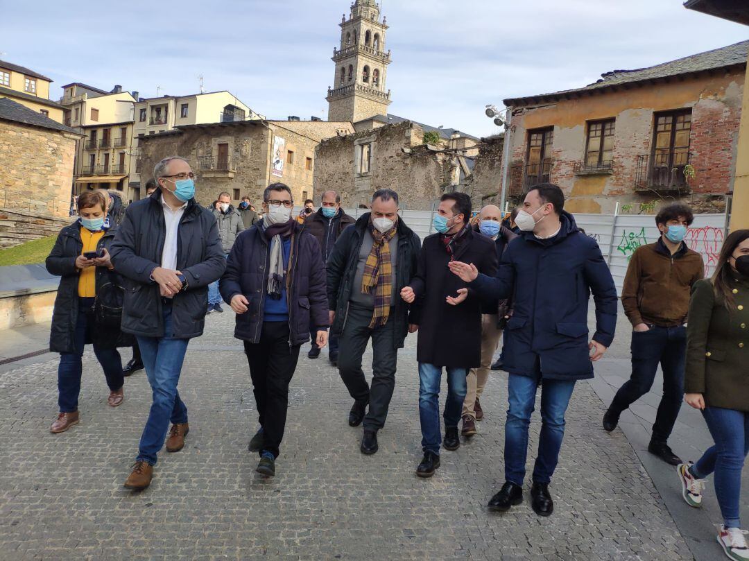 El Ministro de Presidencia junto a Luis Tudanca y otros cargos socialistas en Ponferrada