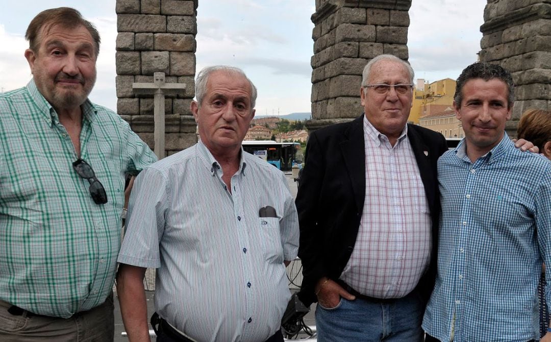 Baldomero Martín, segundo por la derecha, en el acto central del 90 aniversario de la Gimnástica Segoviana