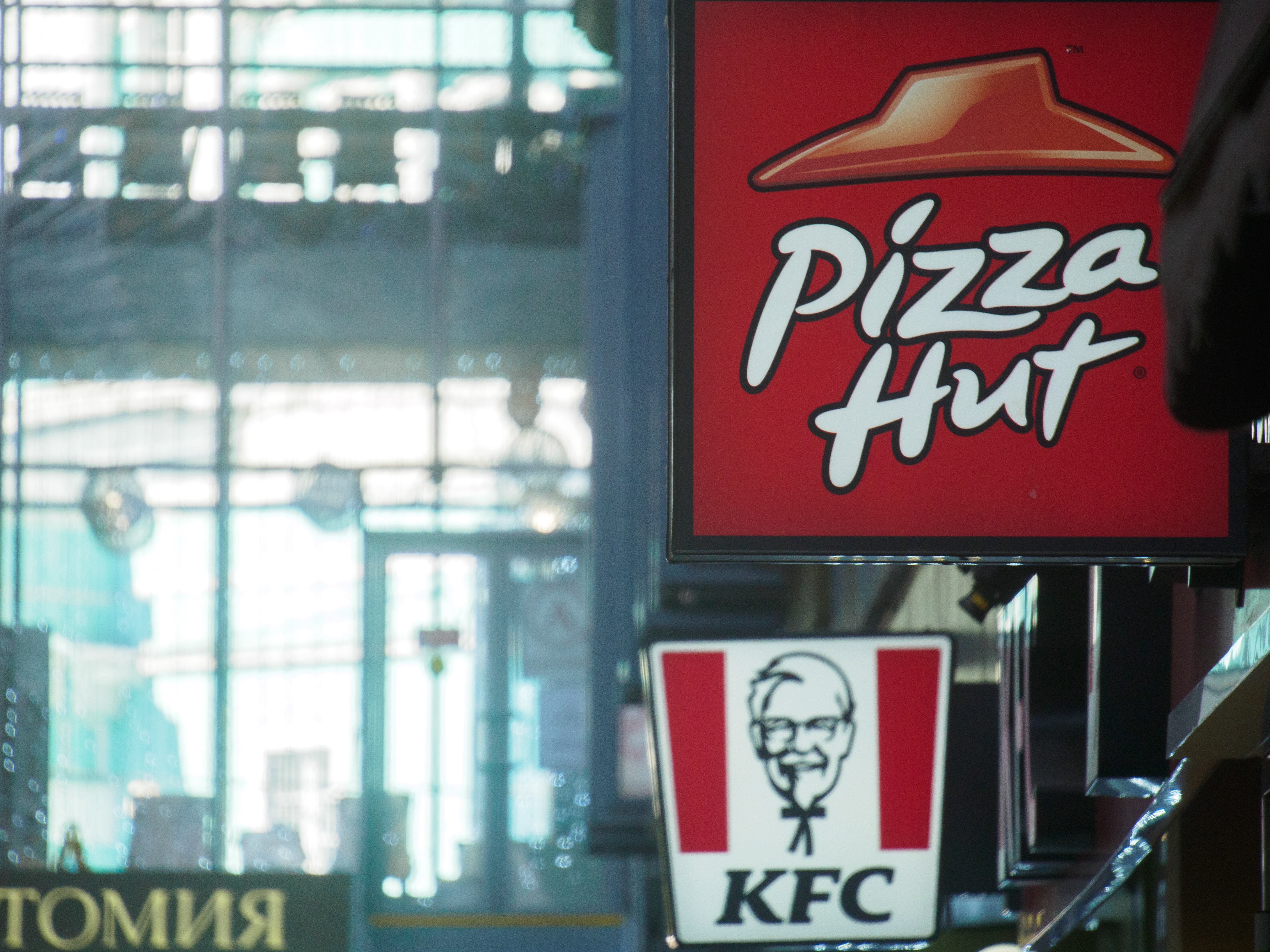 KFC y Pizza Hut abandonan Rusia.