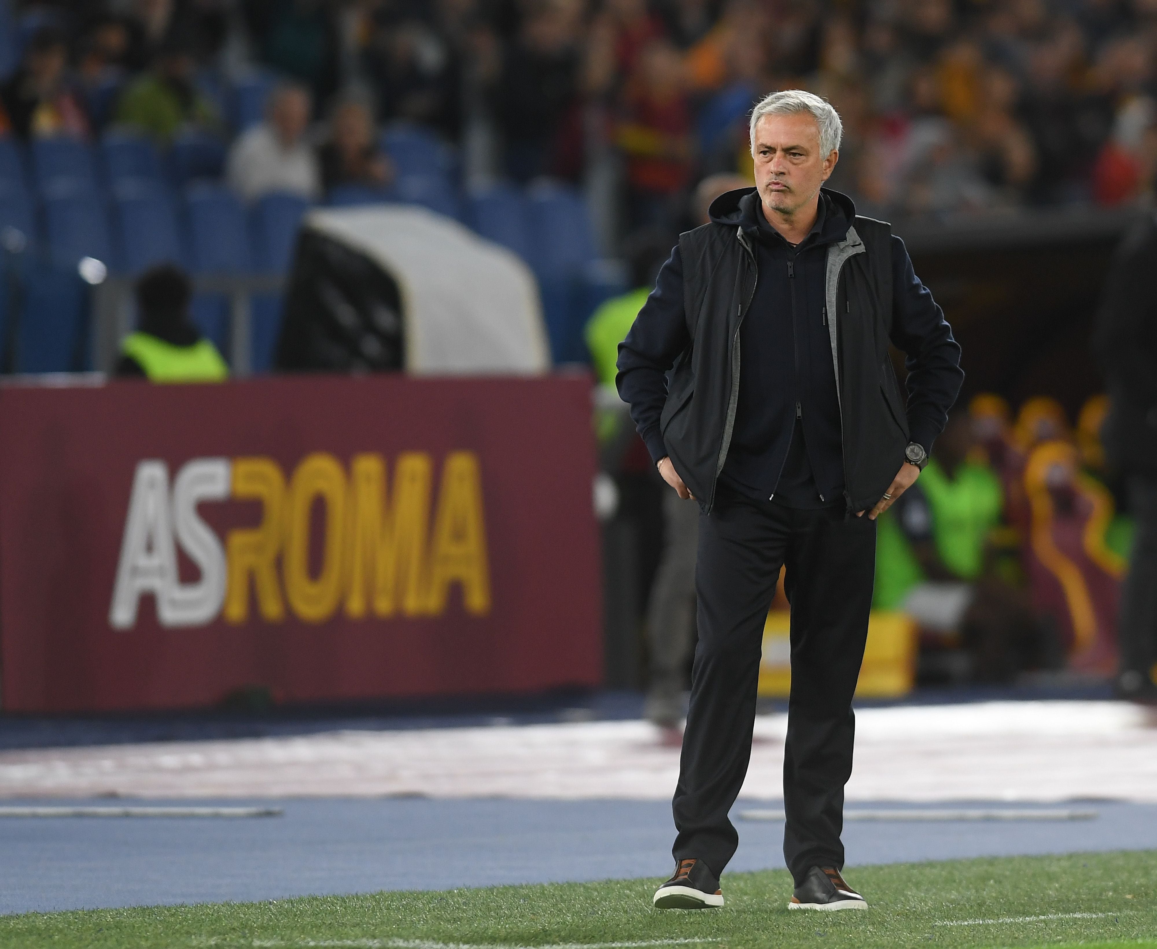 José Mourinho gesticula en el Derby della Capitale entre la Lazio y la Roma