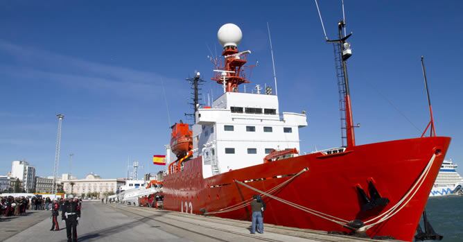 El buque Hespérides de la expedición científica Malaspina