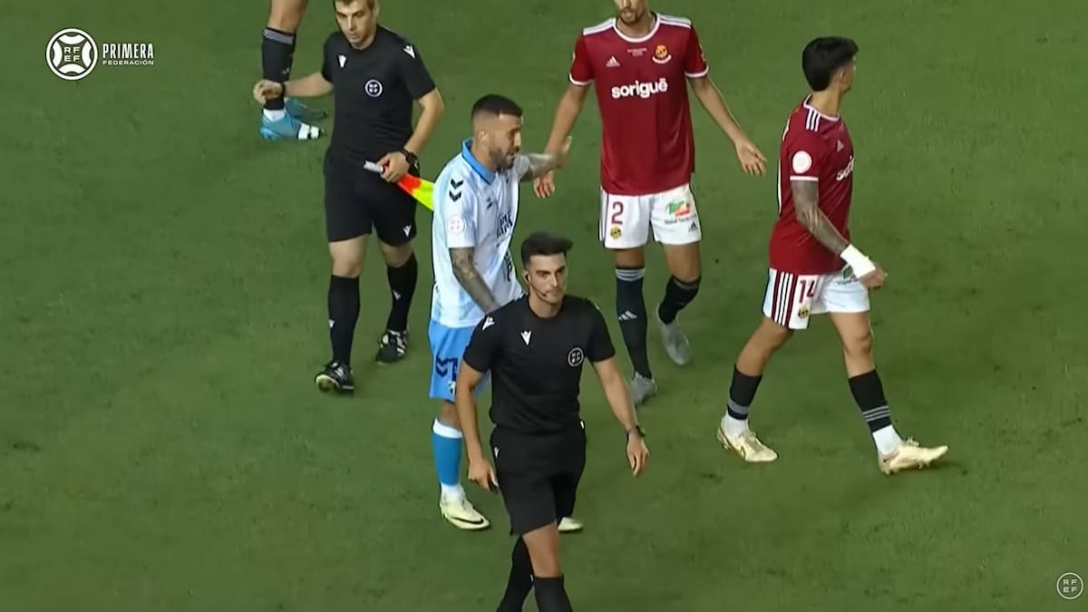 Eder Mallo, el árbitro del ascenso en Tarragona, pitará el domingo en La Rosaleda