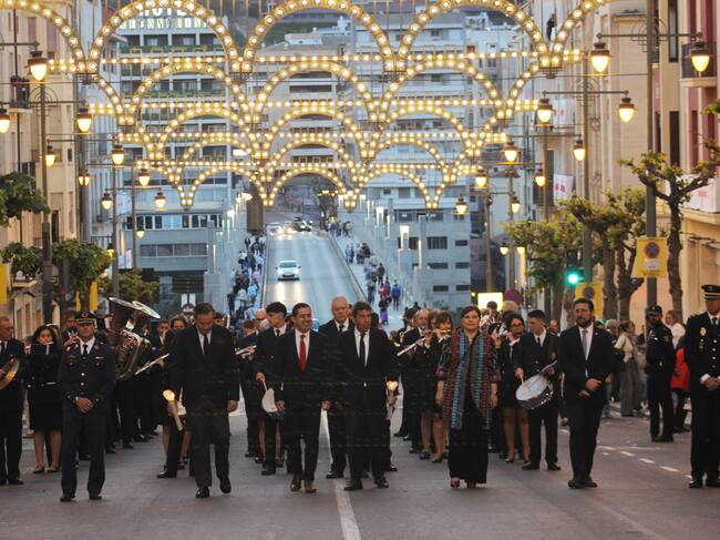 Carlos Mazón, junto a Toni Francés, durante la procesión del Traslado