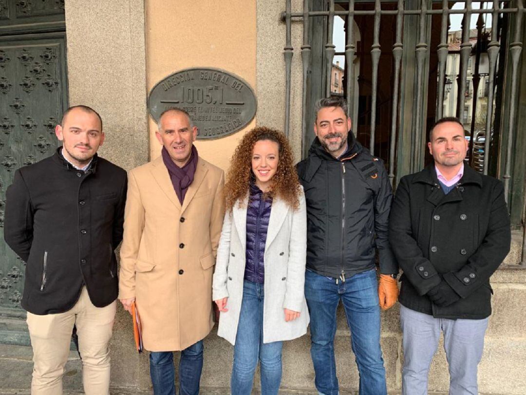 Noemí Otero junto a varios integrantes de Ciudadanos Segovia