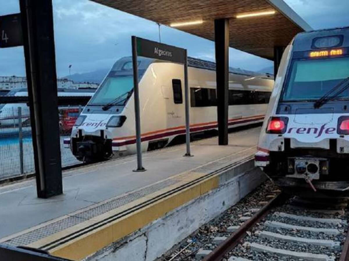El tren Algeciras-Madrid tuvo ayer retrasos de hasta cuatro horas