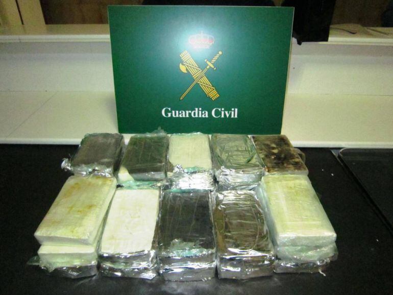 El detingut portava la cocaïna en diversos paquets amagats al maleter del seu cotxe