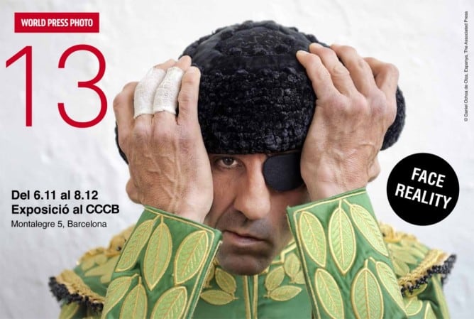 El polèmic cartell amb l'obra de Daniel Ochoa de Olza