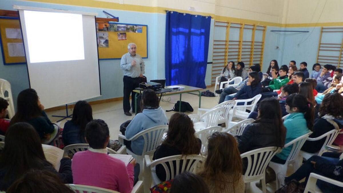 Algarbani diserta sobre "Los Barrios 1931-143. Hechos que marcaron un pueblo"