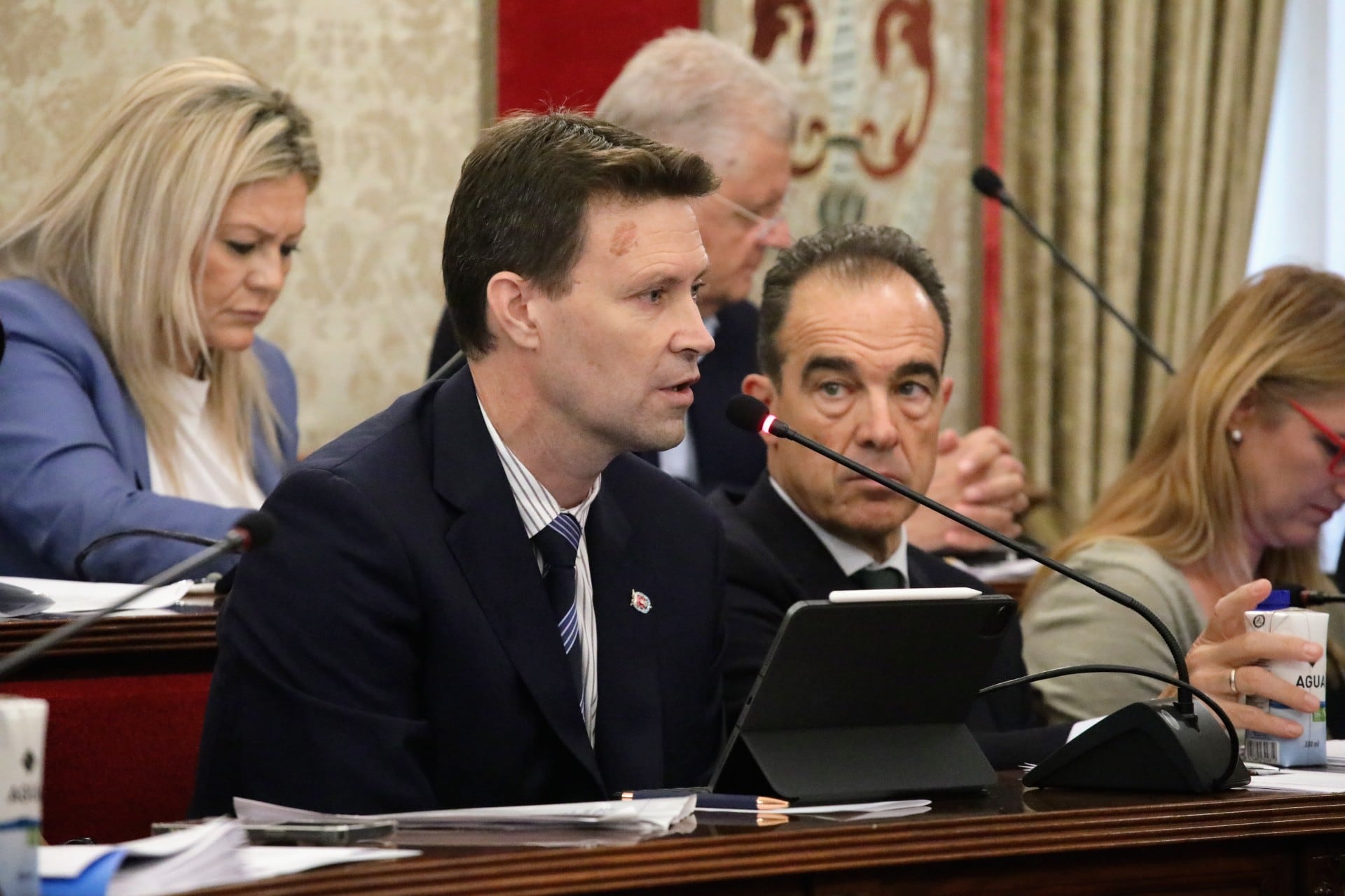 Imagen de archivo del edil de Hacienda, Toni Gallego, en una sesión plenaria