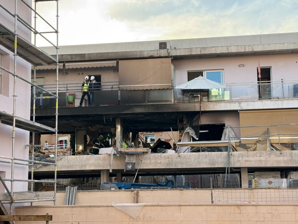 Tres personas heridas en estado crítico, tras una explosión de gas en una vivienda de un edificio de Ibiza
