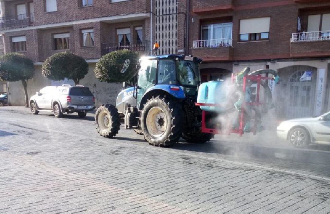 Desinfección en las calles de Roa