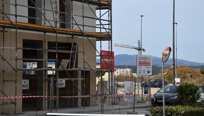 Obras en el edificio en San Roque