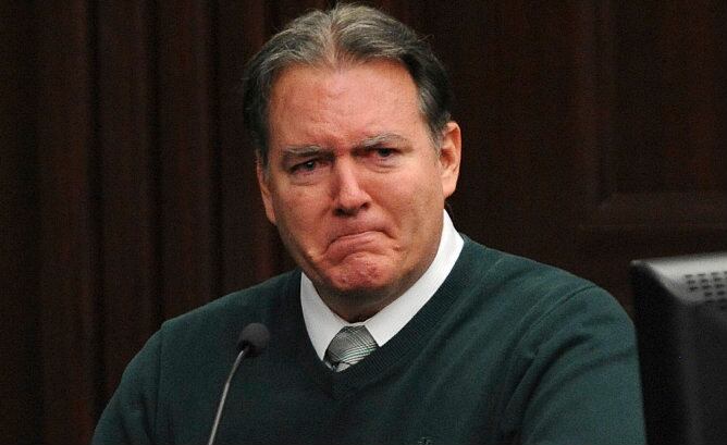 Michael Dunn, condenado a cadena perpetua por asesinar a un joven que llevaba la música muy alta en su coche