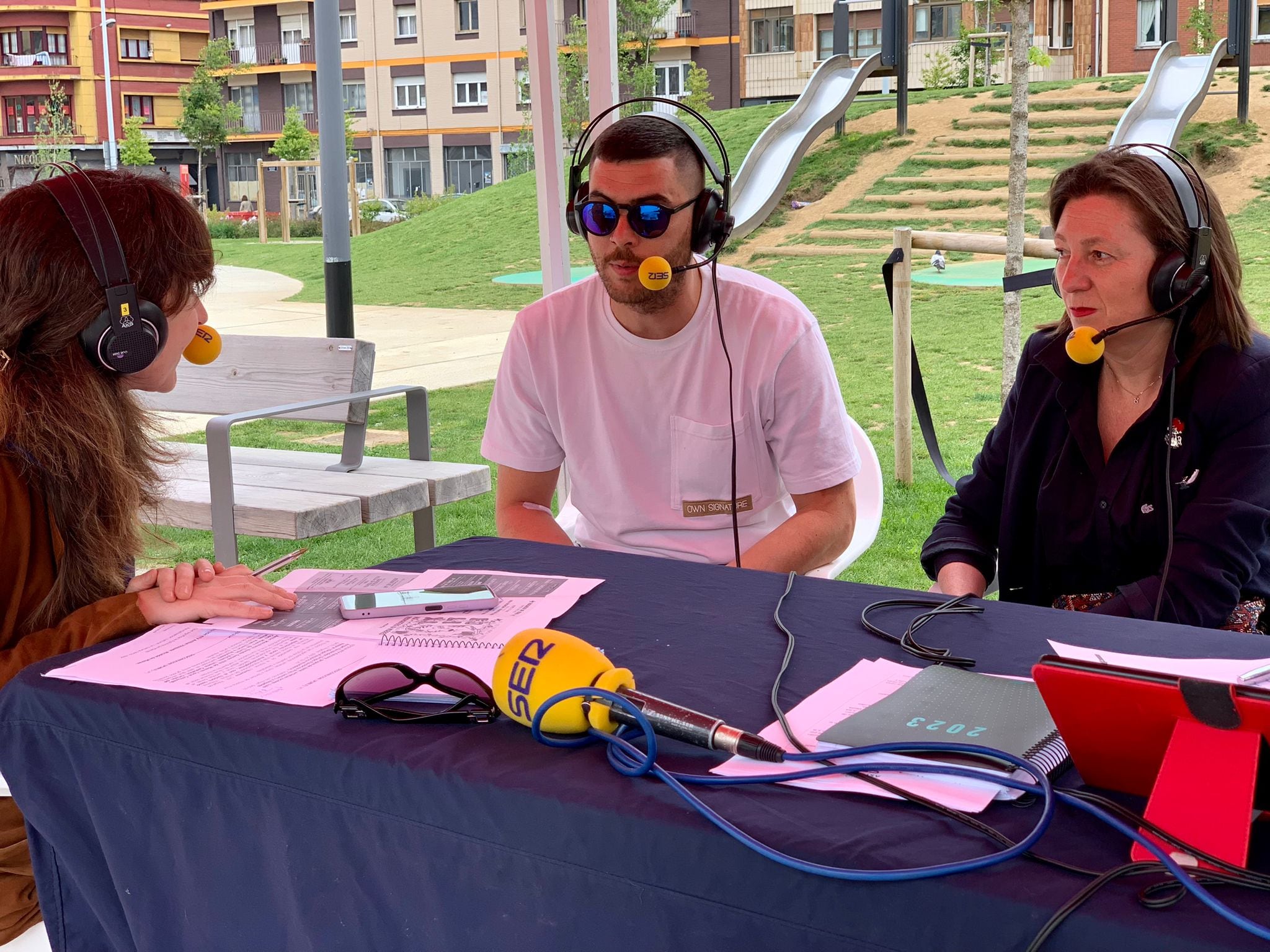 Luis Ángel Fernández y Ángeles Nespral interviniendo en la edición especial de Hoy por Hoy