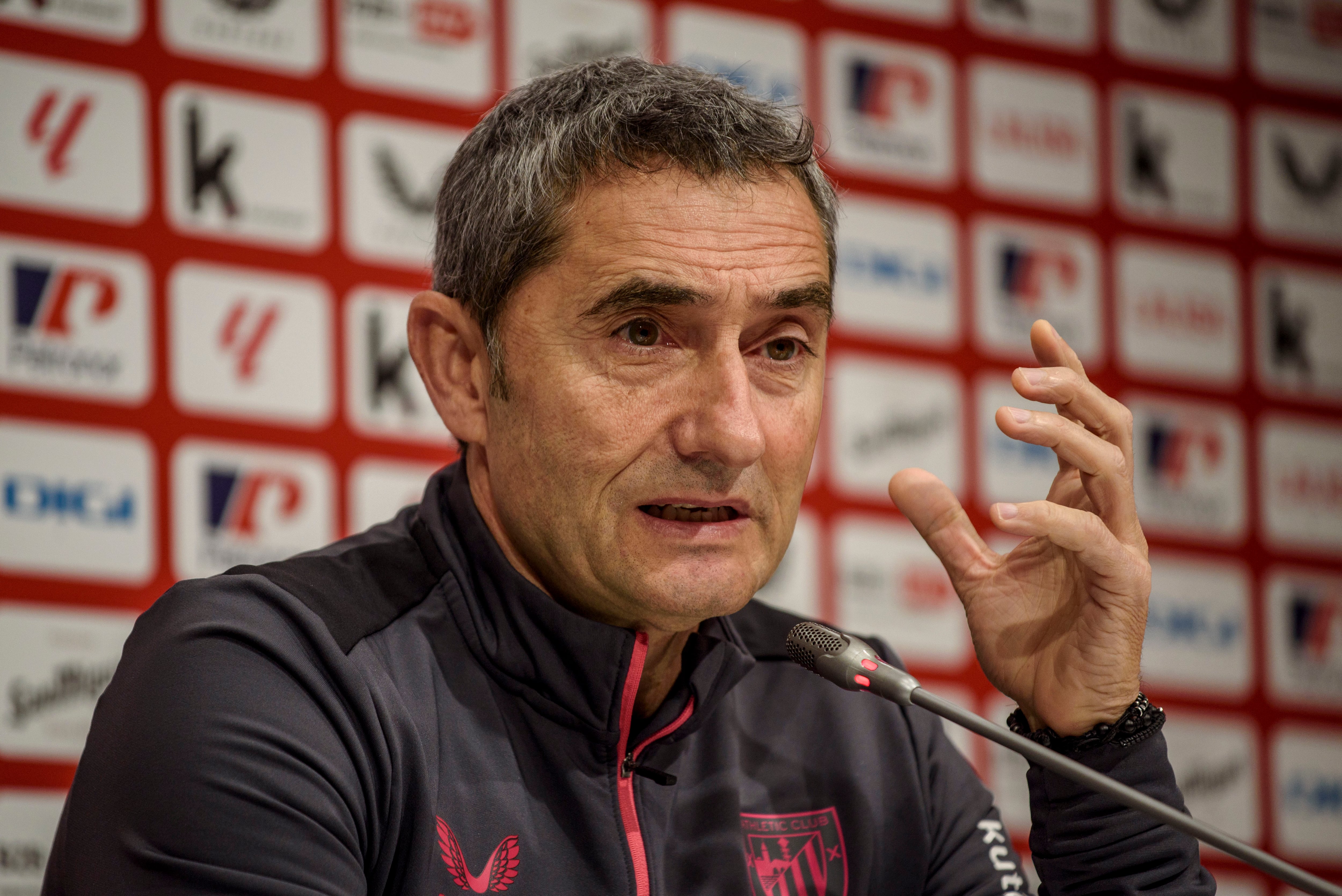 El entrenador del Athletic Club de Bilbao, Ernesto Valverde, ofrece una rueda de prensa este sábado, previa al partido liguero que disputará su equipo ante el Betis en el estadio Benito Villamarín de Sevilla.