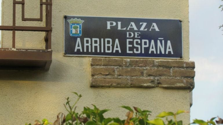 Placa del callejero de Madrid cuya retirada depende del Ayuntamiento