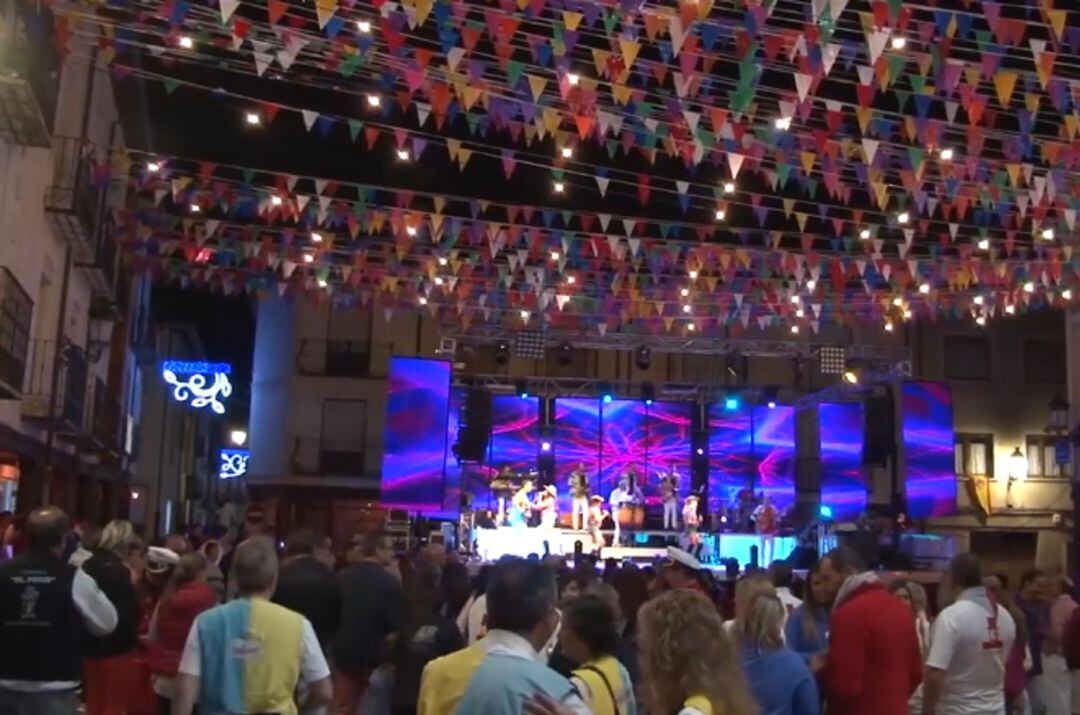 Una de la verbenas de la localidad sanestebeña durante las presentes fiestas.