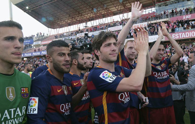 Los jugadores del Barcelona celebran el título de Liga.