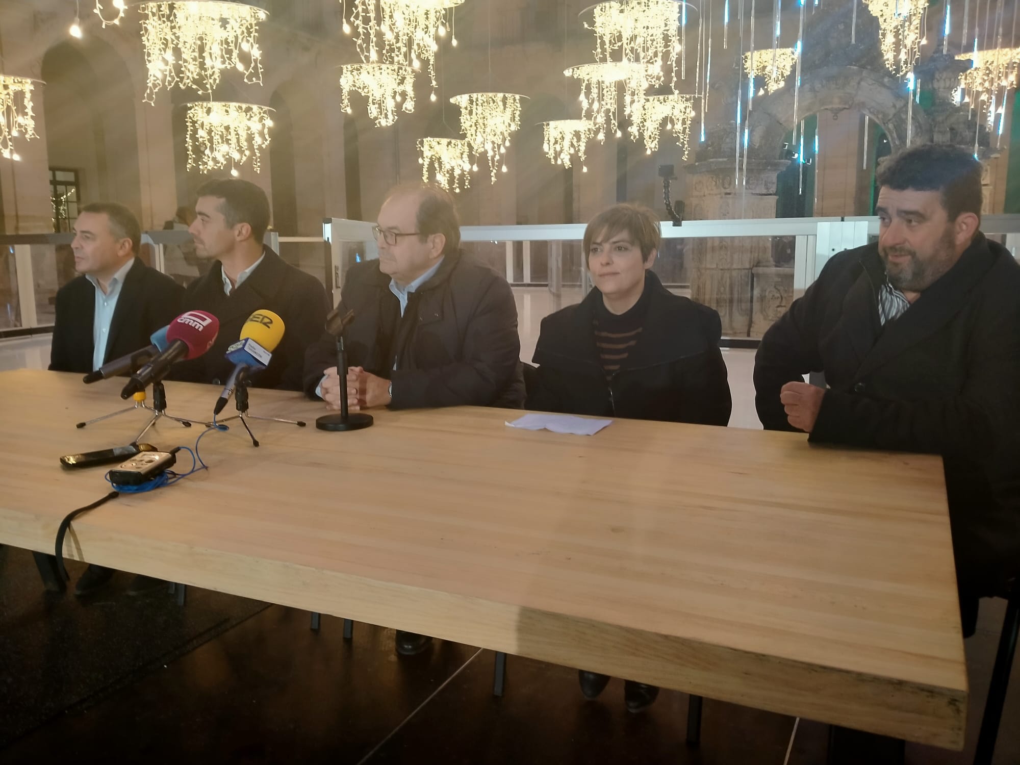 Inauguración de la pista de hielo sintético situada en el patio barroco del Monasterio de Uclés (Cuenca)