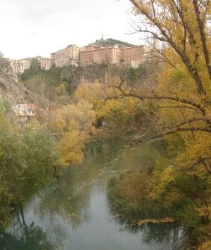 Río Júcar desde el puente de San Antón.