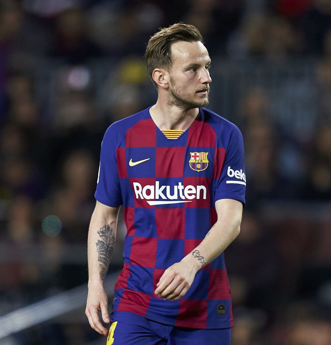 Ivan Rakitic durante el Barça - Levante