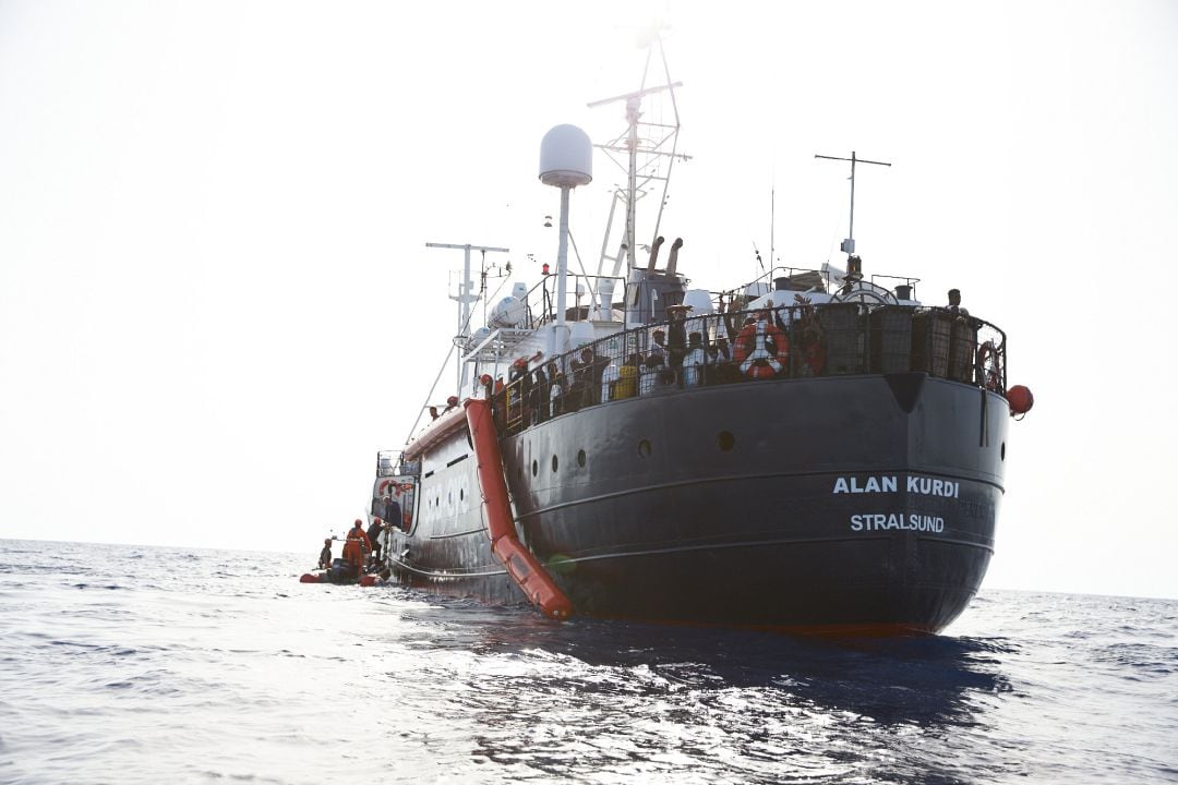 Una foto del barco Alan Kurdi de origen alemán.