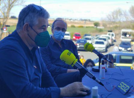 José Barrero paciente que superó el Covid y Diego Mora médico intensivista de la UCI