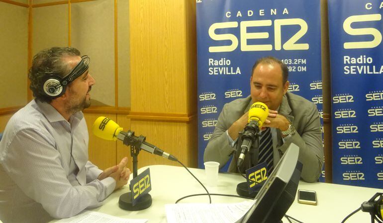 Félix Ríos, hermano mayor del Gran Poder, en un momento de la entrevista concedida al programa Cruz de Guía