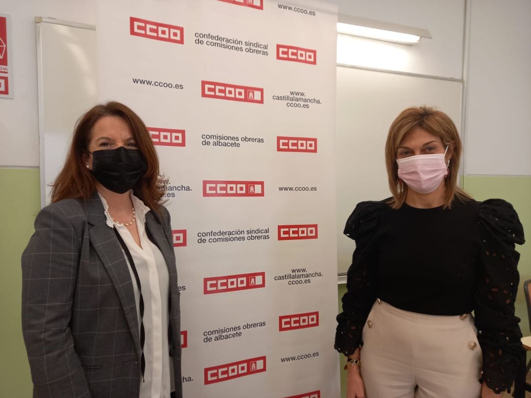 Raquel Payo y Carmen Juste en la sede de CCOO en Albacete. 