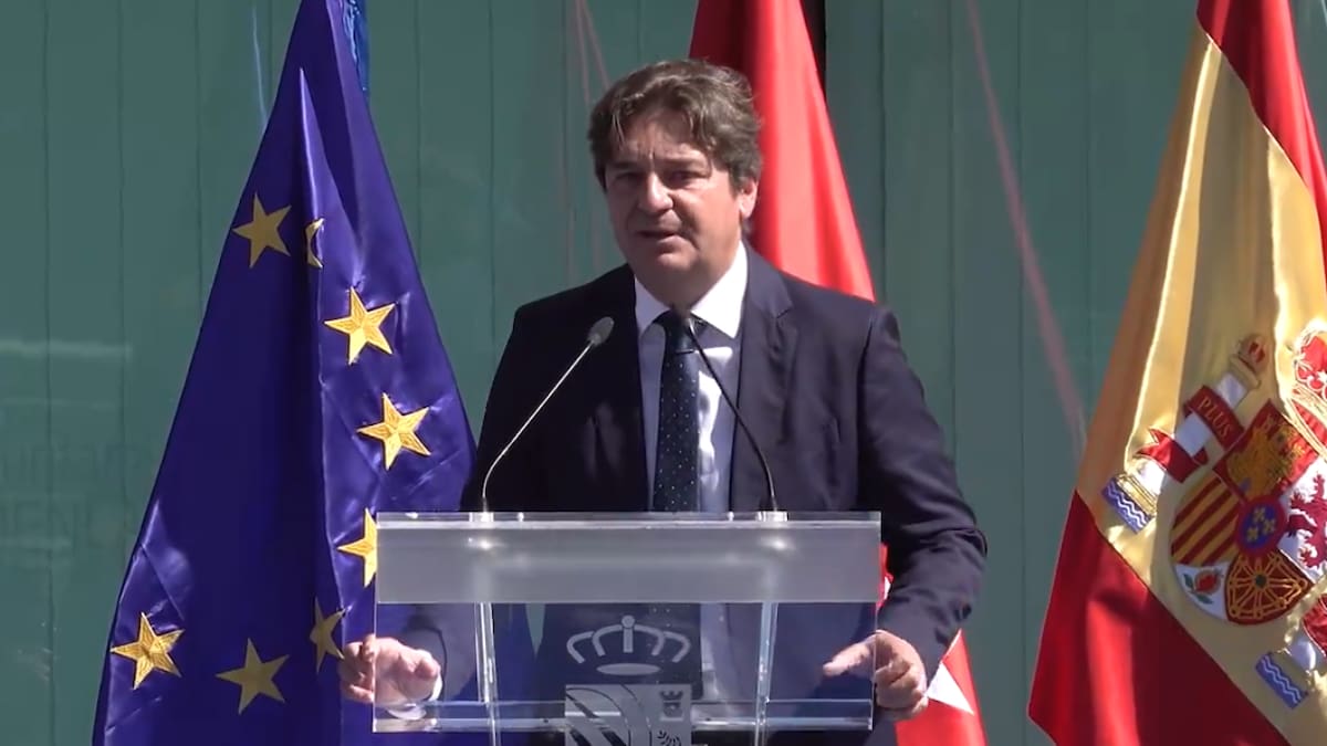 Javier Ayala, alcalde de Fuenlabrada, y Francisco Pardo, director general Policía Nacional, hablan de la posible renovación de la actual Comisaría fuenlabreña.