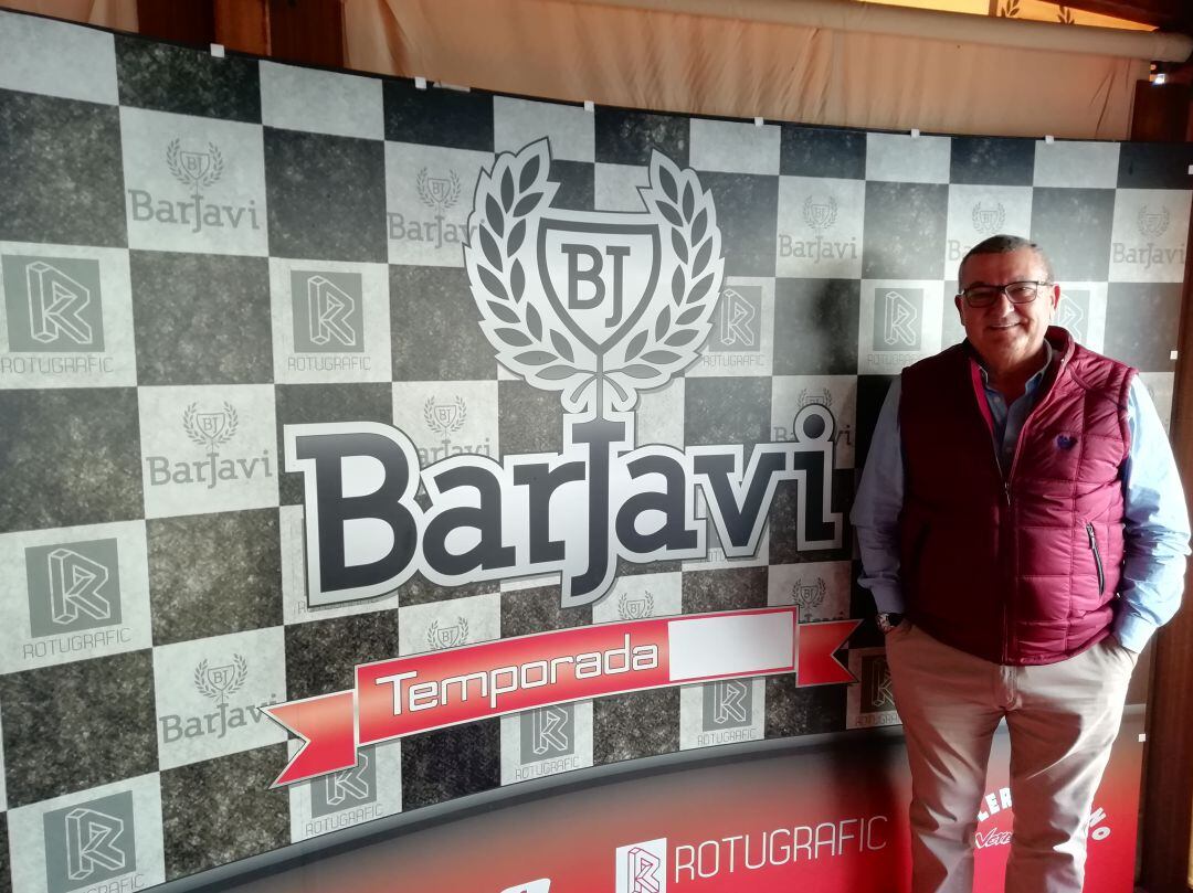 Amador Jaen en el Bar Javi, uno de sus patrocinadores