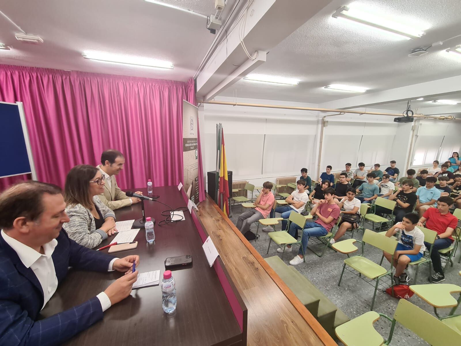 Asistentes a la Olimpiada Matemática en el IES &#039;Fuente de la Peña&#039;.