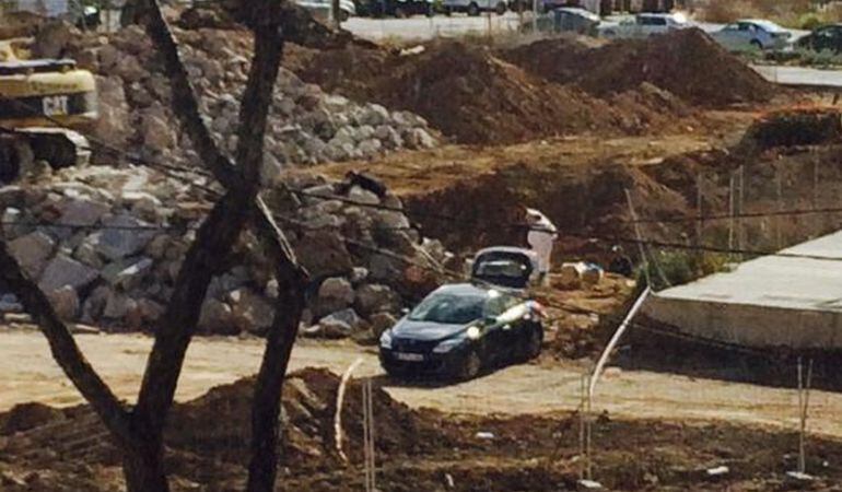 La policia científica al lloc on es va trobar el cos de la noia