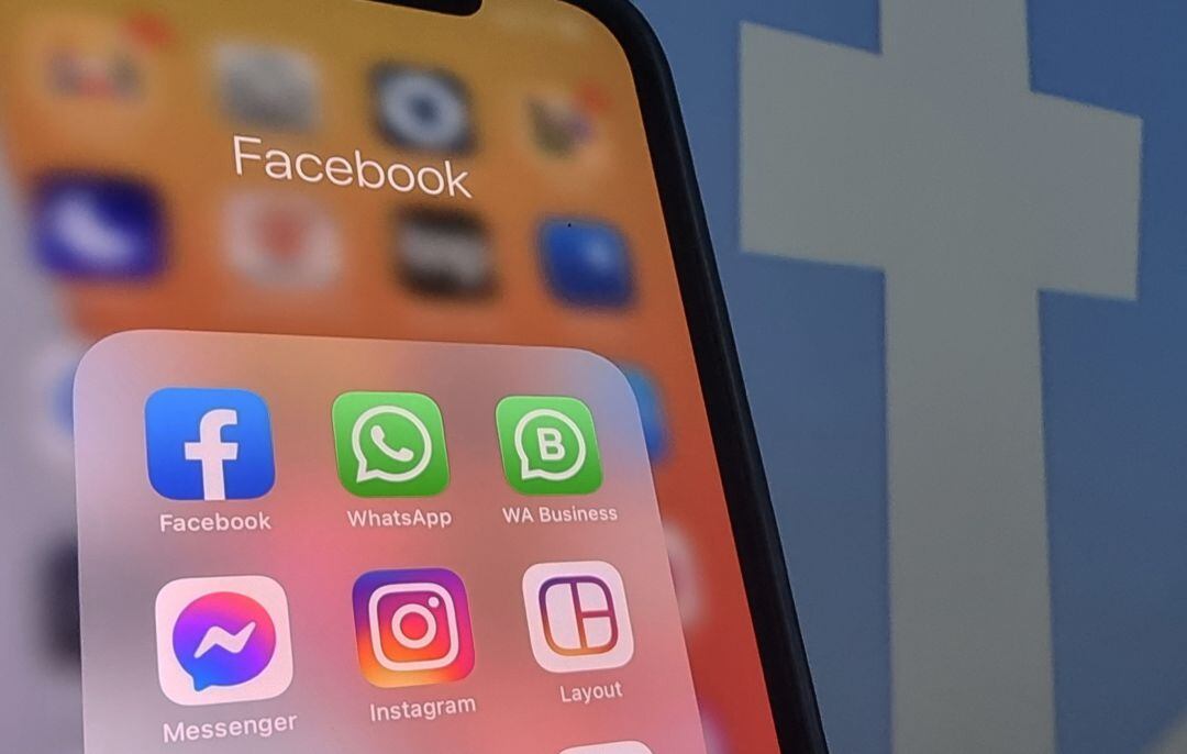 Las aplicaciones del grupo Facebook, entre ellas WhatsApp
