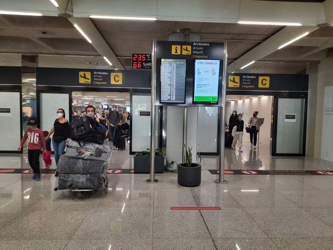 Llegada de turistas al aeropuerto de Palma