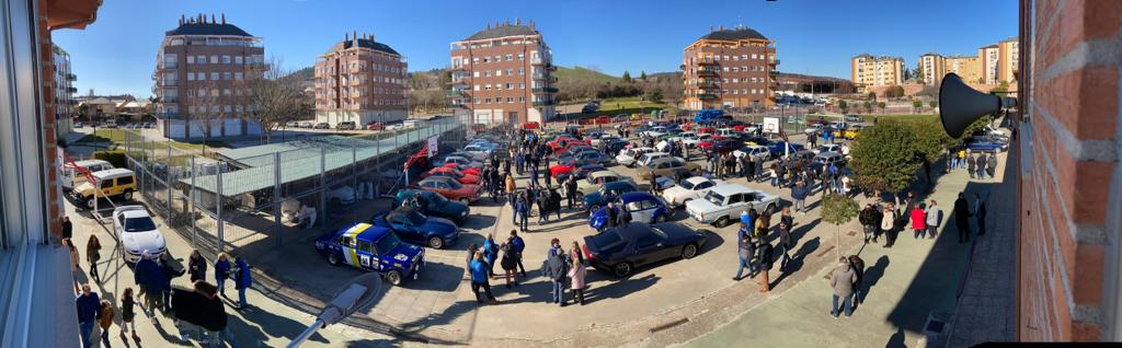 Concentración de coches clásicos en Villamuriel de Cerrato (Palencia)