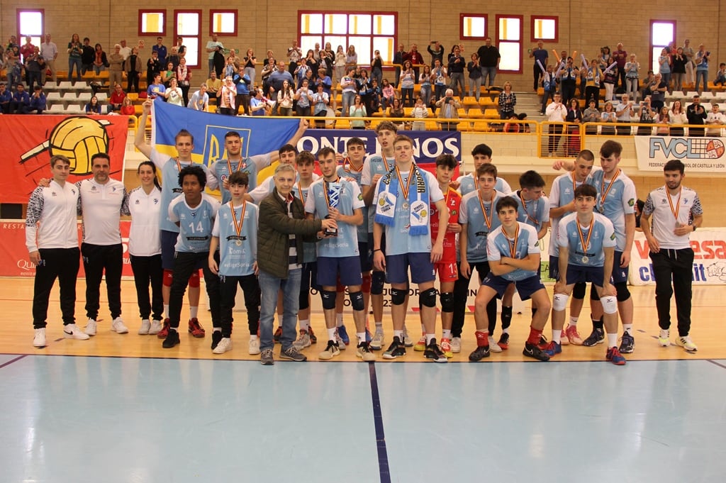 El Río Duero Soria Junior Masculino, con la medalla de plata.