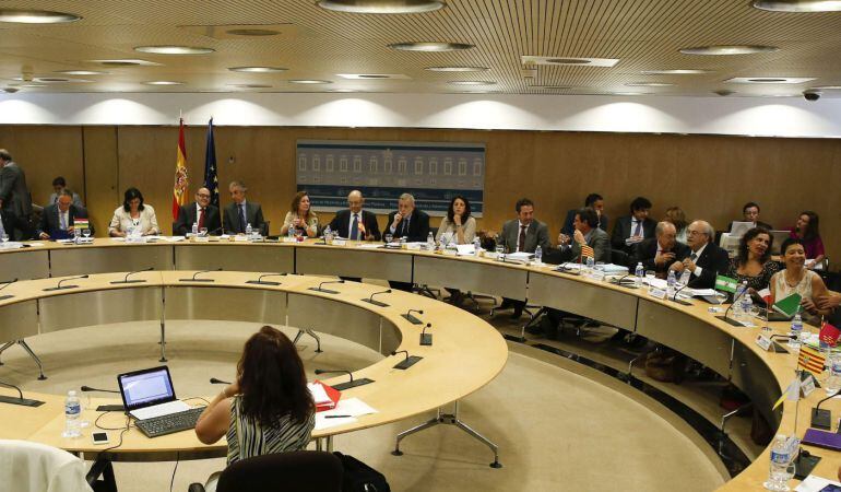 GRA397. MADRID, 08/07/2015.- Un momento del Consejo de Política Fiscal y Financiera, presidido por el Ministro de Hacienda y Administración Pública, Cristóbal Montoro, que ha tenido lugar hoy en Madrid. EFE/Paco Campos