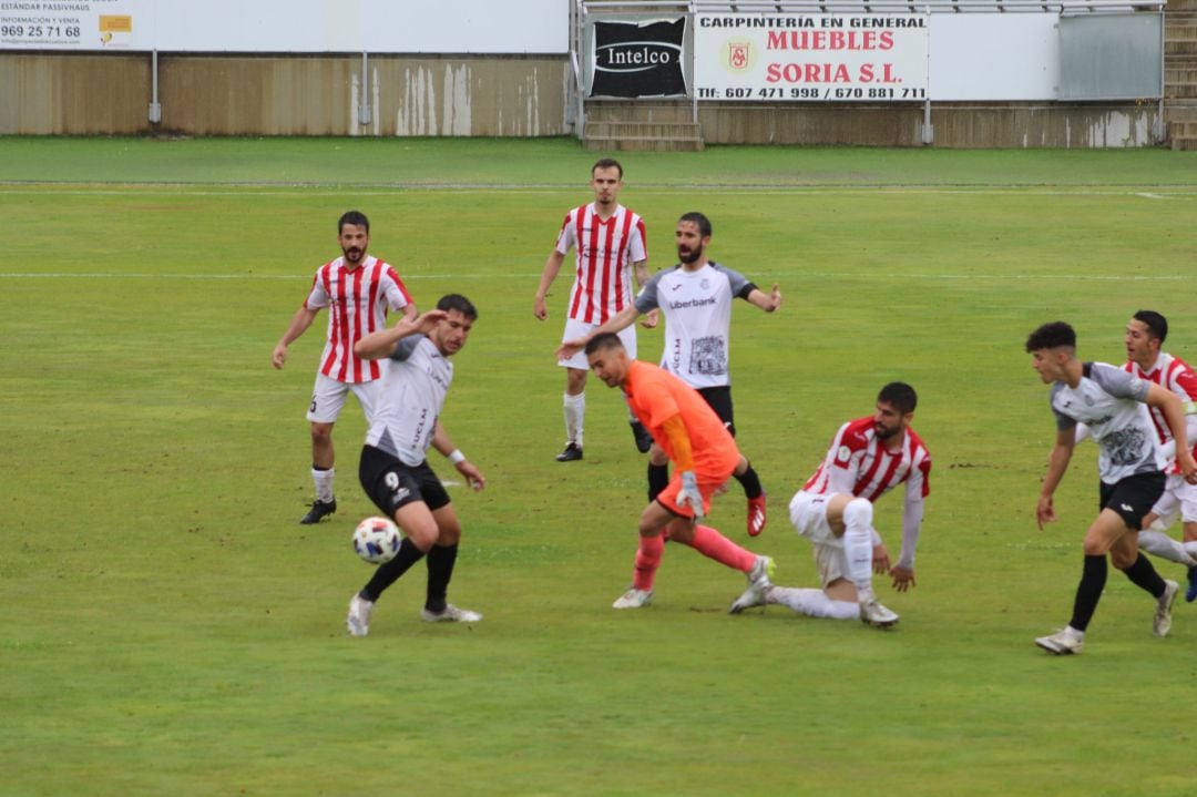 Conquense e Ibañés firmaron tablas en un duelo pasado por agua 